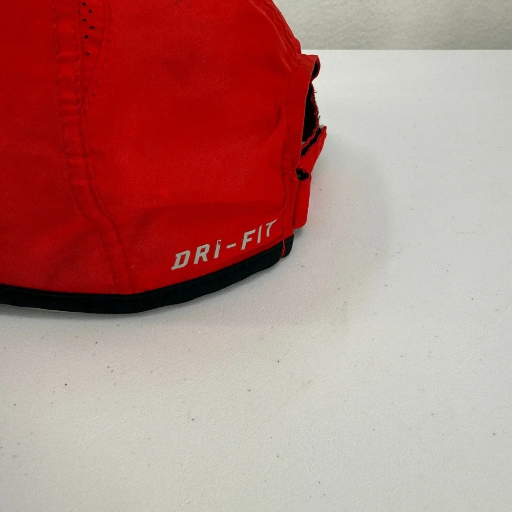 Nike Featherlight Dri-FIT Hat Mens OSFM Red Black Running Cap Swoosh